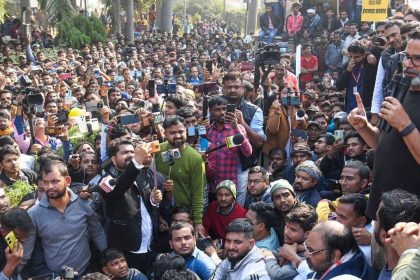 Prashant Kishore joins protesting BPSC aspirants demanding re-examination in Patna