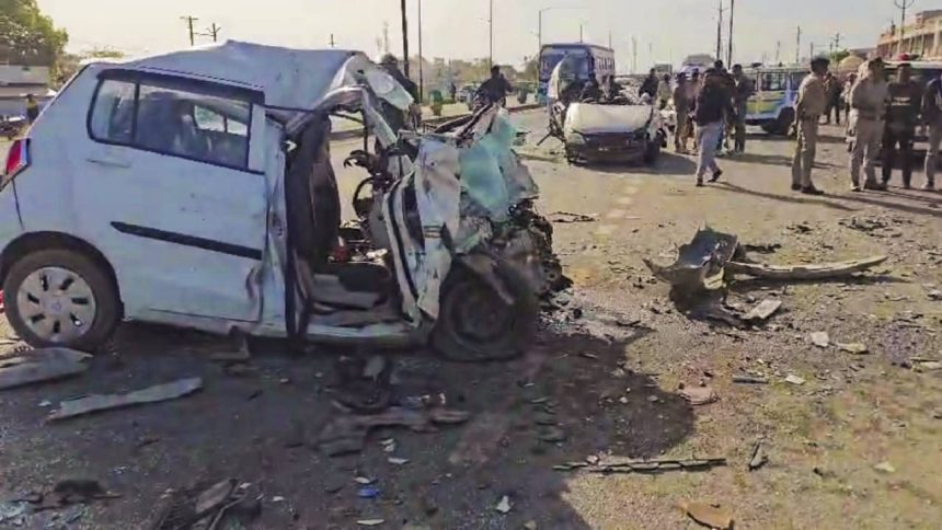 Road accidents kill 1.7 lakh people annually, 60% victims in 18-34 agre group: Govt