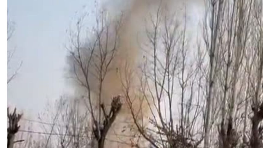 Watch: Bomb disposal squad defuses IED on Srinagar-Baramulla highway