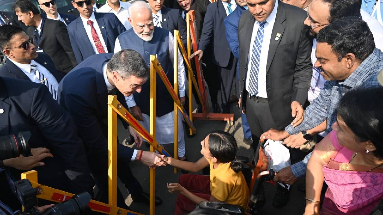 PM Modi lauds Diya Gosai’s art, sends letter emphasising youth in Viksit Bharat PM Modi lauds Diya Gosai’s art, sends letter emphasising youth in Viksit Bharat