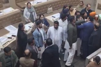Chandigarh: Scuffle between Congress, BJP councillors over BR Ambedkar| Watch
