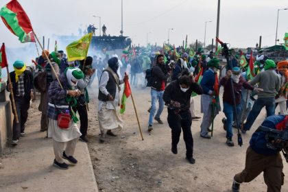 Farmers Protest in Delhi NCR LIVE: Protesting farmers detained near Sahkar Bharati