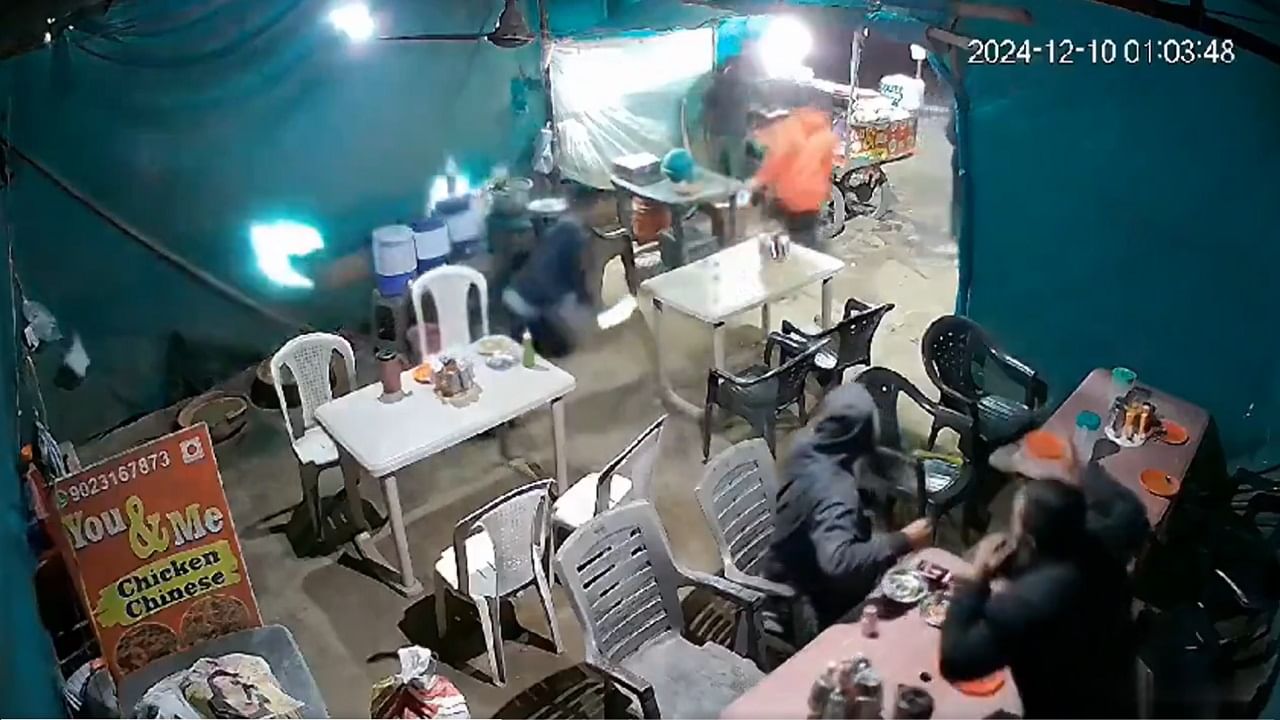 Gujarat: SUV crashes into restaurant injuring 3 customers in Bodeli | VIDEO Gujarat: SUV crashes into restaurant injuring 3 customers in Bodeli | VIDEO