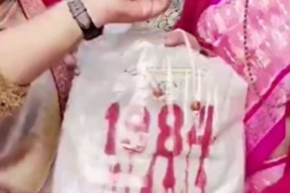 Priyanka Gandhi accepts BJP MP Aparajita Saranghi’s ‘1984’ tote bag | Video