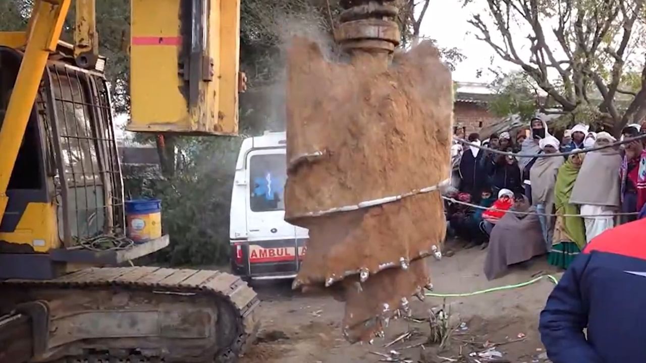 Time running out to rescue 5-year-old boy trapped in Rajasthan borewell for 3 days