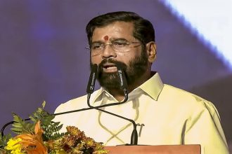 Shinde goes off script at oath ceremony, leaving Fadnavis, others red-faced | Watch