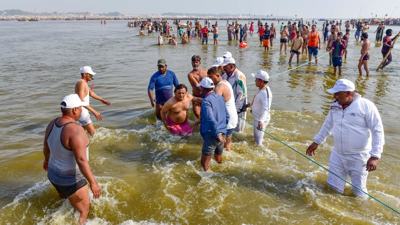 Maha Kumbh: Akhilesh Yadav takes holy dip at in Prayagraj, expresses desire for harmony and development
