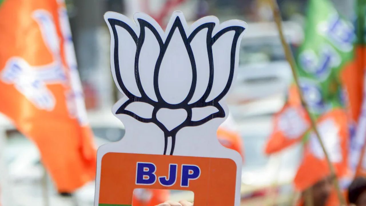 BJP to roll out 3rd manifesto for Delhi today; free bus rides likely among promises BJP to roll out 3rd manifesto for Delhi today; free bus rides likely among promises