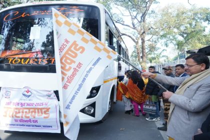 CM Dhami flags off Uttarakhand’s 72-member team for National Youth Festival in Delhi