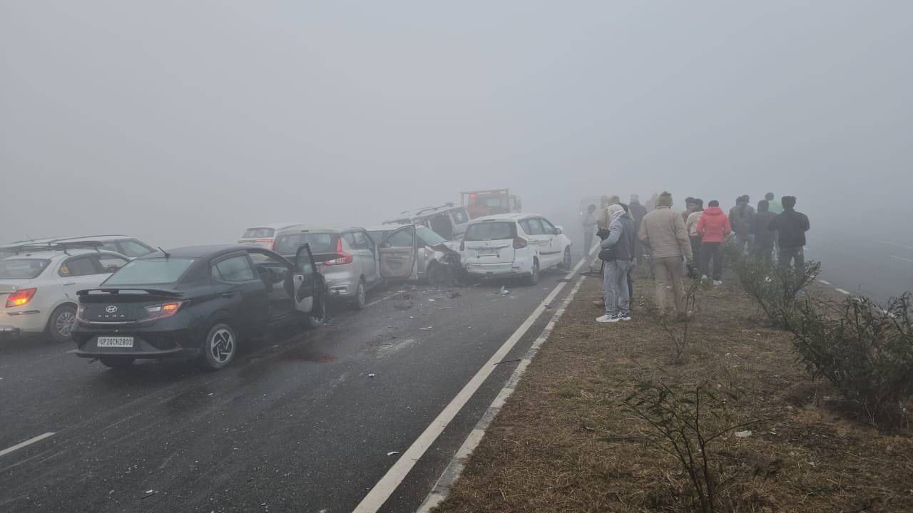 VIDEO: Dense fog causes multi vehicle crash on Delhi-Lucknow highway in Hapur