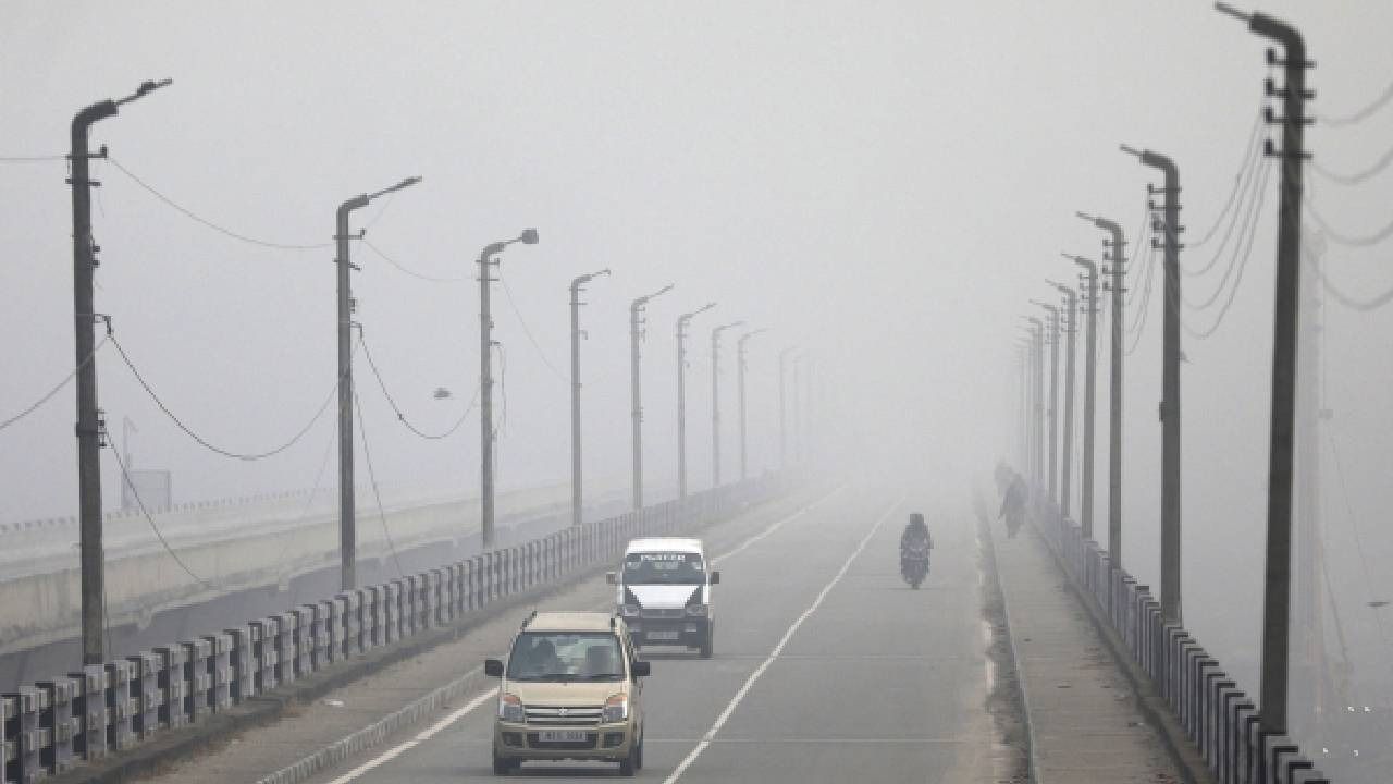 Fog in North India LIVE UPDATES: Visibility drops; flights and trains delayed