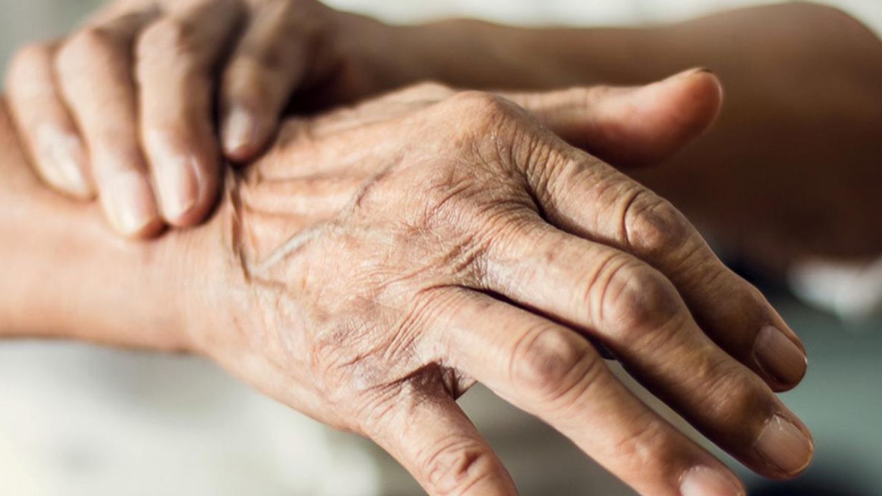 Man dies of Guillain-Barre Syndrome in Maharashtra as cases tops 100; govt issue do’s and don’ts