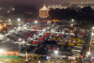 Maha Kumbh begins with ‘Shahi Snan’ on Paush Purnima; devotees take holy dip