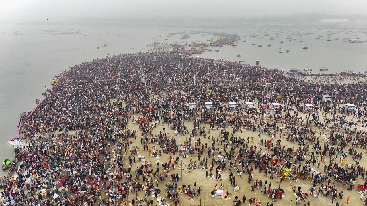 WATCH: Braving chilling cold at Mahakumbh 2025, 3 crore turn up for ‘Amrit Snan’