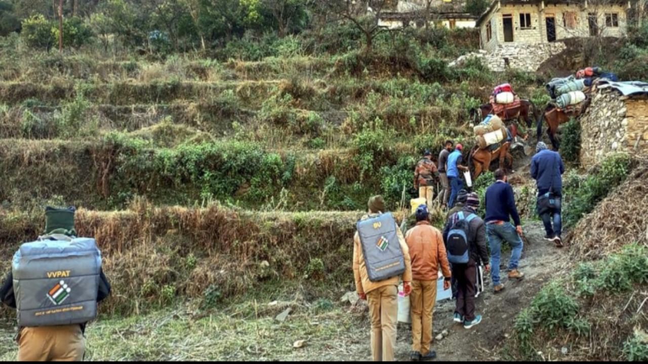 Uttarakhand ULB polls: Ballot papers delivered, polling parties gear up for 23 Jan Uttarakhand ULB polls: Ballot papers delivered, polling parties gear up for 23 Jan