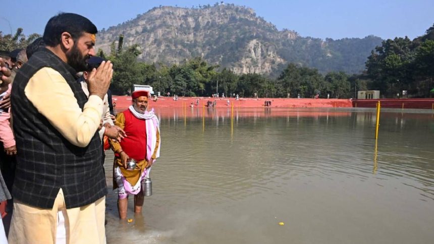 Haryana CM Nayab Saini drinks Yamuna water; Arvind Kejriwal calls it farce