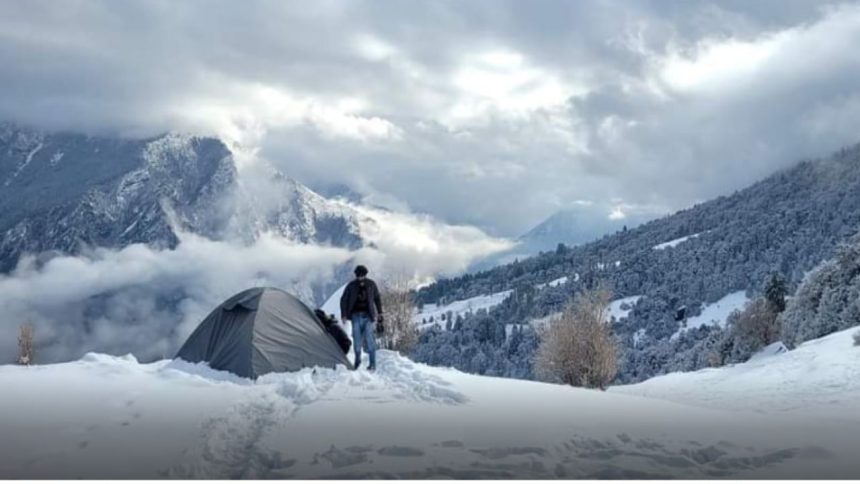 Uttarakhand: Light to moderate snowfall predicted at altitudes of 3500m on 20-21 Jan