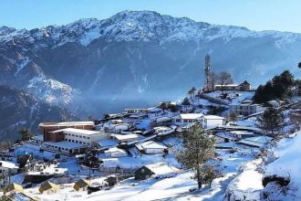 Snowfall returns to Uttarakhand mountains, wrapping valleys in white sheet of snow