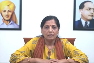 Should Sunita Kejriwal enter politics? Arvind Kejriwal says this