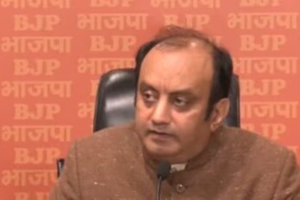 ‘Bagula bhagat’: BJP takes dig at Kejriwal over promise of Rs 18,000 to priests