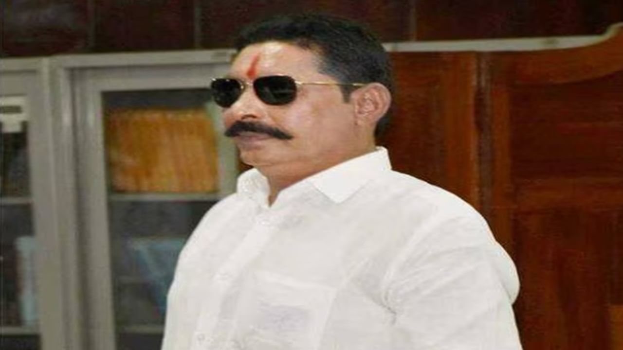 Close shave for ex-MLA of Mokama Anant Singh after gang fires at his convoy in Bihar