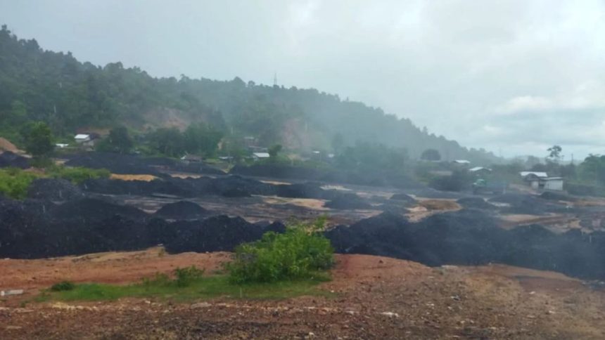 Several labourers stuck as water floods ‘rat hole’ mine in Assam, rescue teams at site