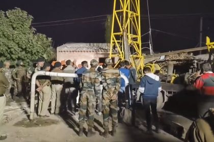 Gujarat: 18-year-old girl rescued after falling in borewell dies