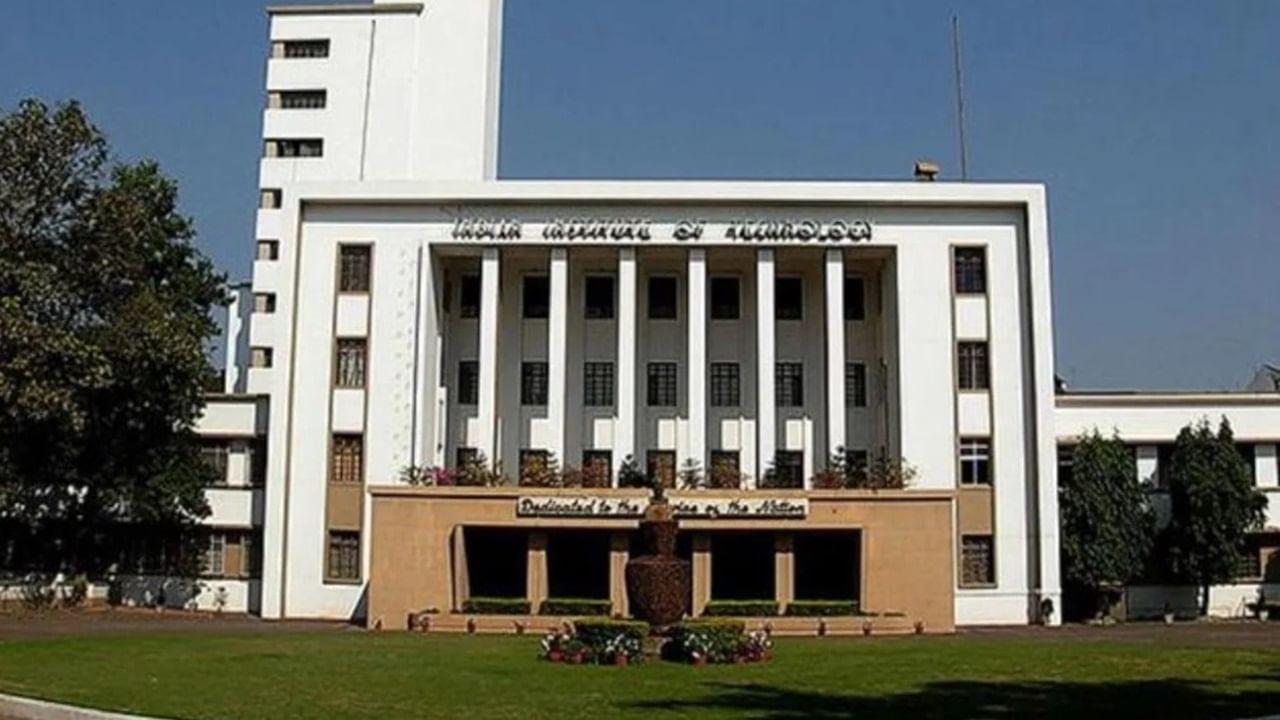 IIT-Kharagpur student found dead in hostel room, probe begins IIT-Kharagpur student found dead in hostel room, probe begins