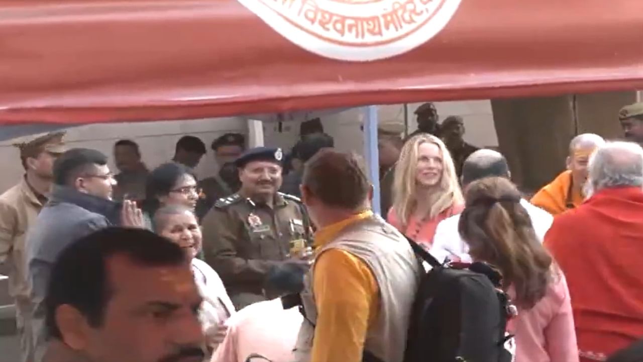Steve Jobs’ wife Laurene Powell visits Kashi Vishwanath Temple before Maha Kumbh