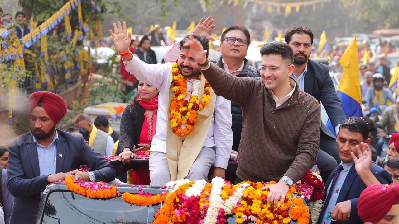 Raghav Chadha leads massive roadshow in Rajendra Nagar, seeks support for Durgesh Pathak