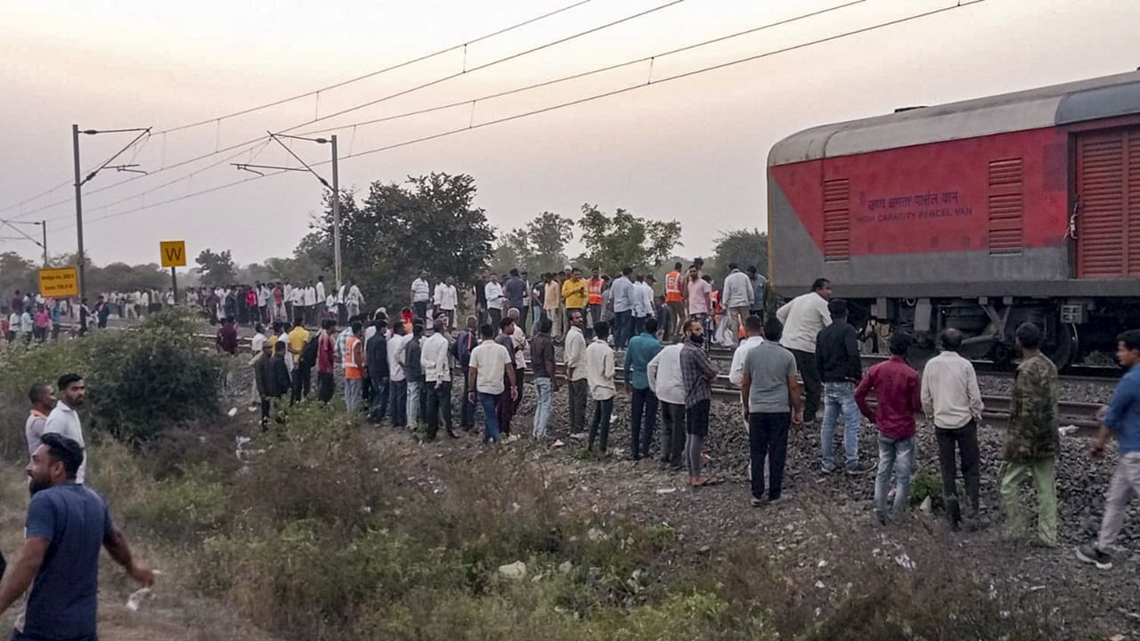 ‘Aag lag gayi…’: Witness recounts how panic gripped Pushpak Express passengers