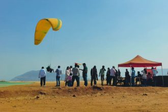B.Com student in Maharashtra paraglides to exam centre to beat traffic | Watch