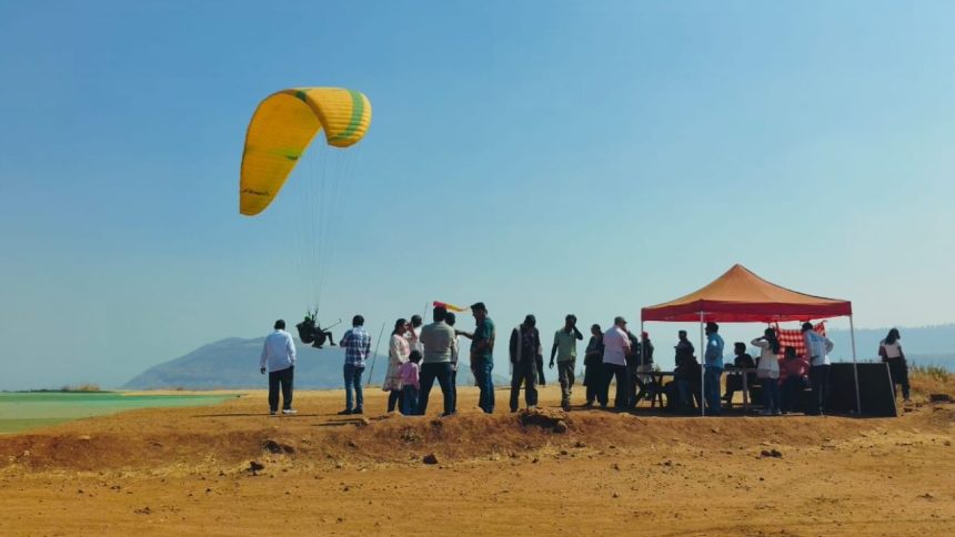 B.Com student in Maharashtra paraglides to exam centre to beat traffic | Watch