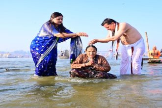 Uttarakhand CM Pushkar Dhami participates in Mahakumbh 2025, takes holy dip with family, prayed for state