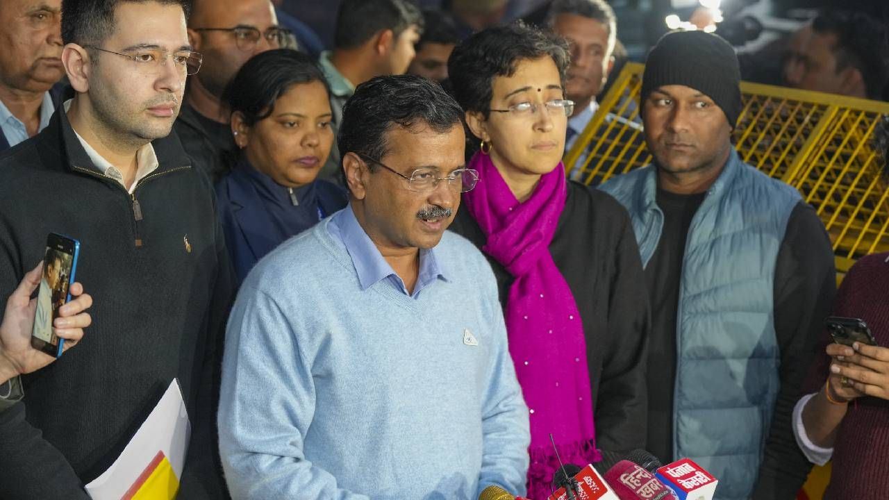 Kejriwal claims attempts to poach AAP candidates with Rs 15 crore offer; BJP reacts Kejriwal claims attempts to poach AAP candidates with Rs 15 crore offer; BJP reacts