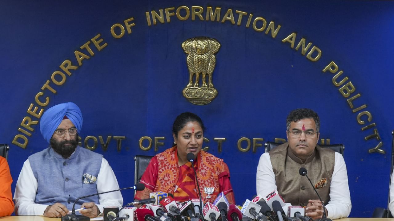 Delhi govt terminates personal staff appointed during previous AAP regime Delhi govt terminates personal staff appointed during previous AAP regime