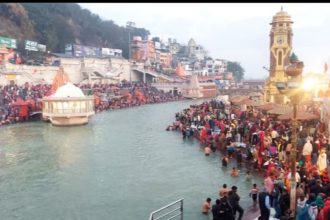 Uttarakhand: Huge number of devotees take holy dip in Ganga at Haridwar’s Har-Ki-Pauri on Magh Purnima