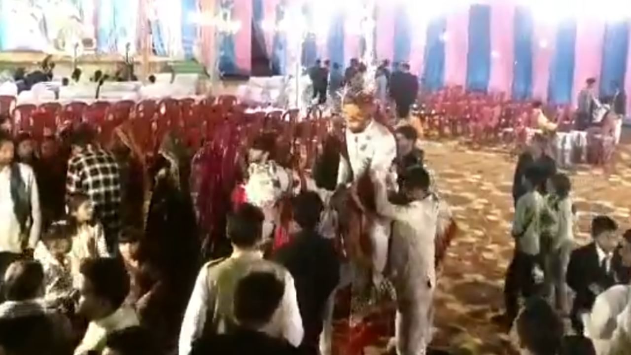 Groom dies of heart attack while riding horse during wedding procession in MP Groom dies of heart attack while riding horse during wedding procession in MP