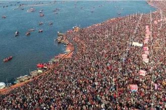 Maha Kumbh: Foreigners sing ‘Hanuman Chalisa’ Ahead of Basant Panchami Shahi Snan | Watch 5 Maha Kumbh: Foreigners sing ‘Hanuman Chalisa’ Ahead of Basant Panchami Shahi Snan | Watch