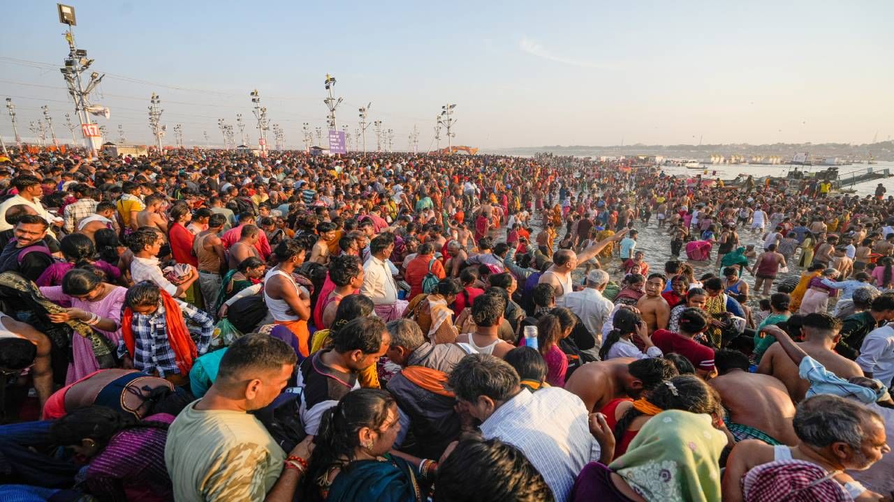 Maghi Purnima snan: Yogi dispatches his 50 top officers to Prayagraj; schools shut in 4 districts Maghi Purnima snan: Yogi dispatches his 50 top officers to Prayagraj; schools shut in 4 districts