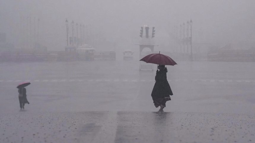 Snowfall in hills, rain in Delhi-UP: North India weather forecast for next 24 hours