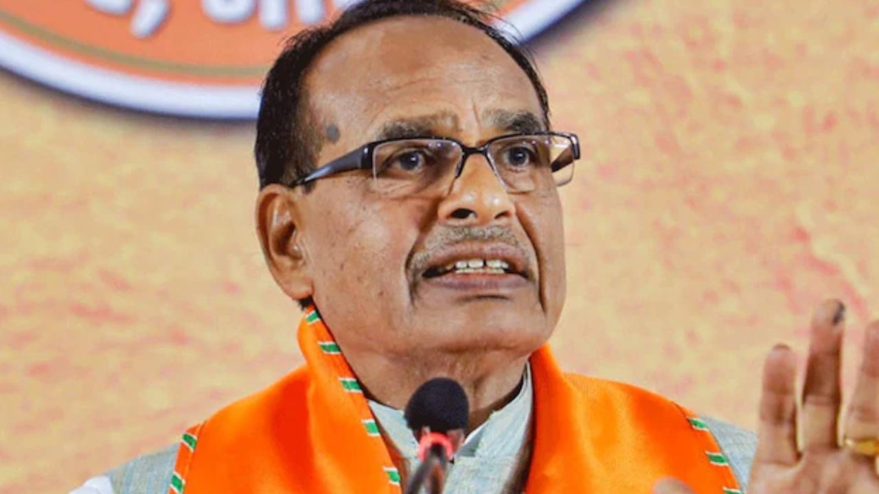 ‘Cheating passengers’: Shivraj Singh Chouhan slams Air India over broken seats