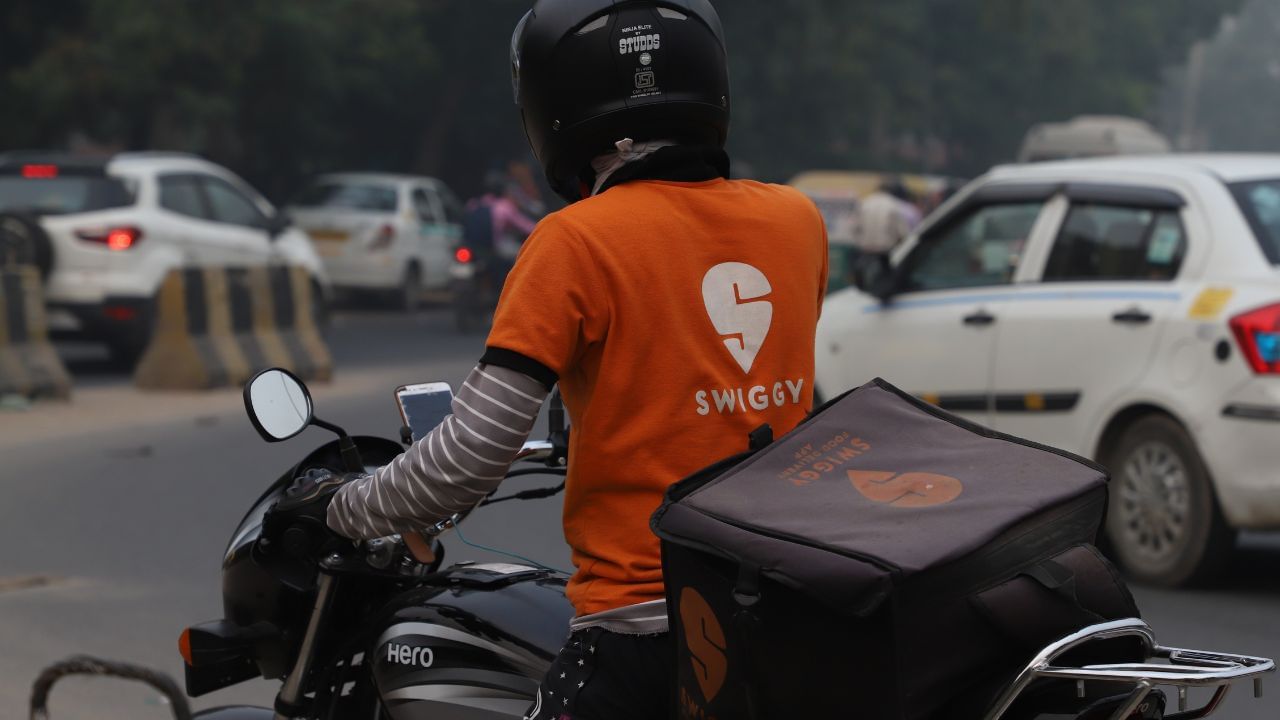 ‘Can I suck your…’ Swiggy delivery agent accused of sexual harassment in Bengaluru ‘Can I suck your…’ Swiggy delivery agent accused of sexual harassment in Bengaluru
