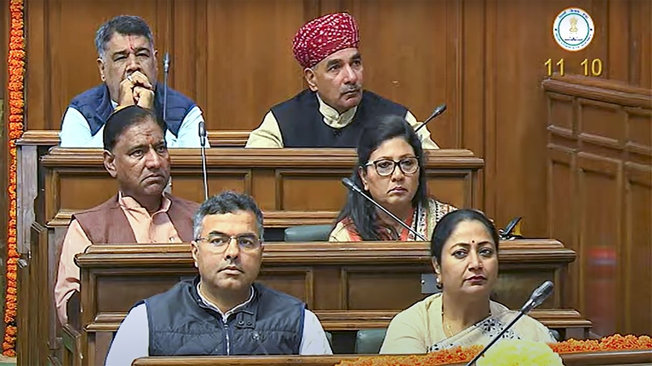 Delhi govt incurred losses of over Rs 2,000 crore due to liquor policy: CAG report