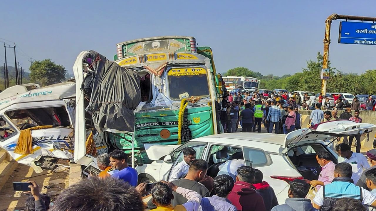 9 people dead, five injured in two separate road accidents in Madhya Pradesh, probes ordered