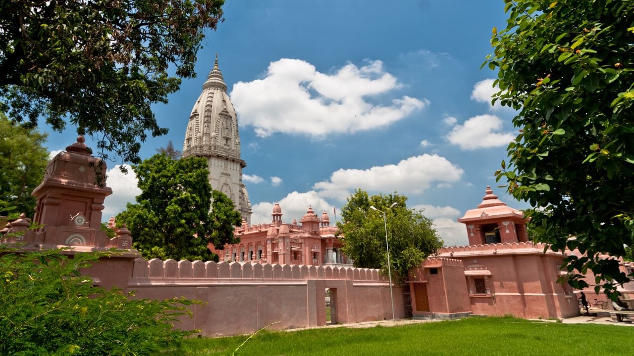 Kashi Vishwanath bans VIP darshan for Mahashivratri as Maha Kumbh crowds surge