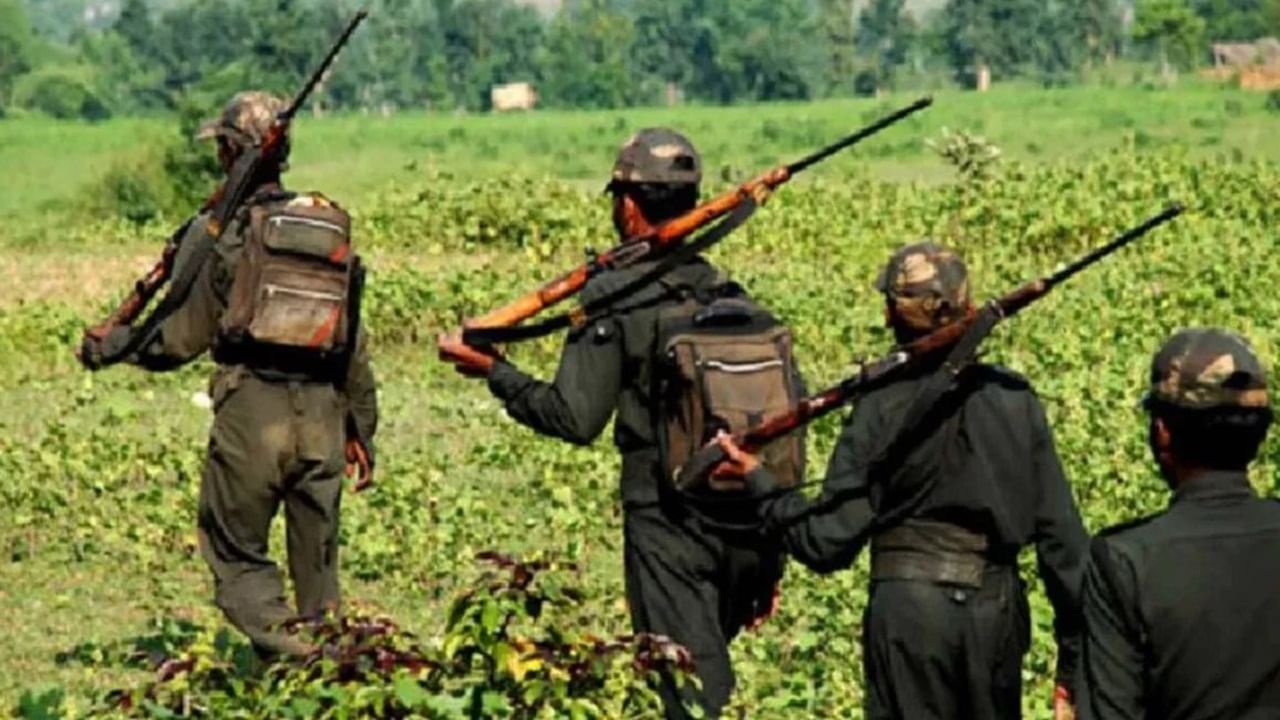 Chhattisgarh: 12 Naxals killed in encounter with security forces Chhattisgarh: 12 Naxals killed in encounter with security forces