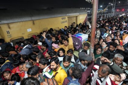 18 killed in stampede at New Delhi railway station, Ashwini Vaishnaw orders probe | Top updates
