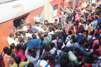 Prayagraj Sangam railway station temporarily closed amid Maha Kumbh Mela crowd pressure
