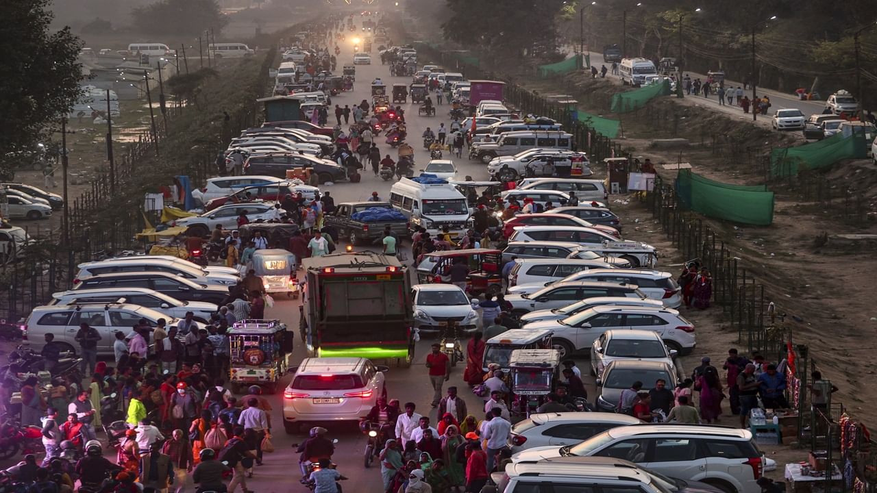 With Rs 5,000 per hour room rent, boat ride for Rs 1,500, Maha Kumbh pilgrims explain ordeal